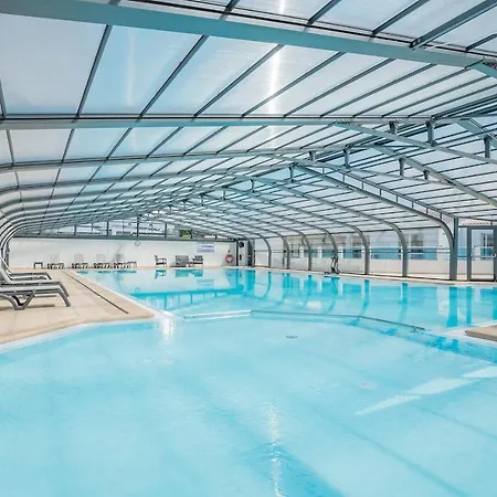 Pour 4 Dans Un Domaine Avec Piscine *