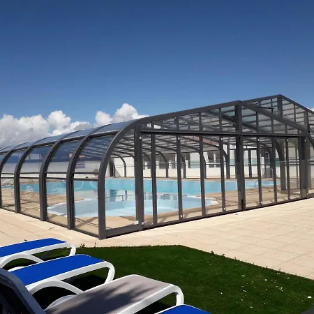 Pour 4 Dans Un Domaine Avec Piscine Chalet