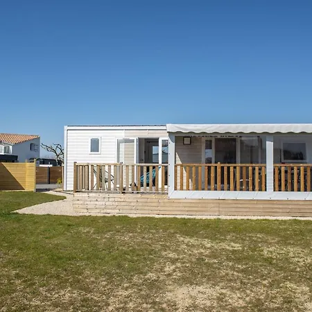 Chalet Pour 4 Dans Un Domaine Avec Piscine