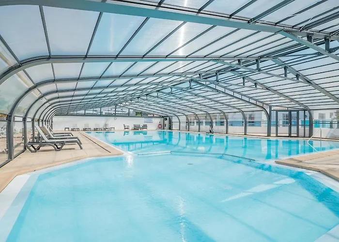 Pour 4 Dans Un Domaine Avec Piscine *
