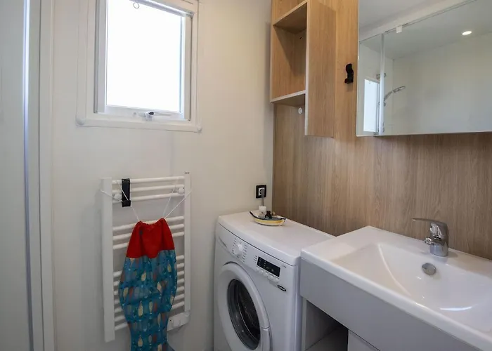 Pour 4 Dans Un Domaine Avec Piscine 샬레