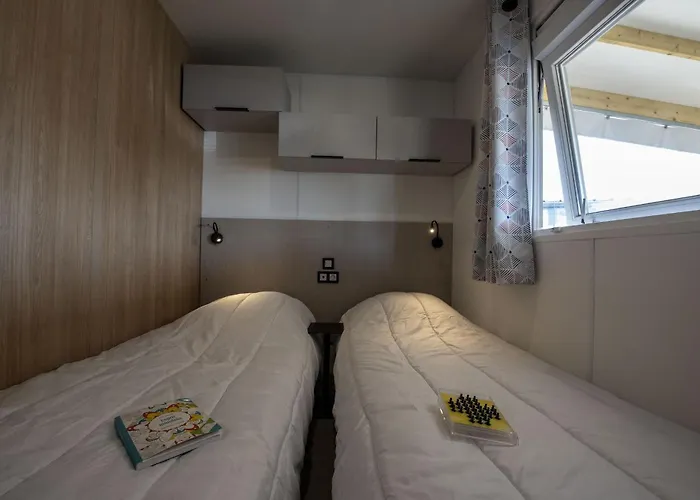 Pour 4 Dans Un Domaine Avec Piscine 샬레